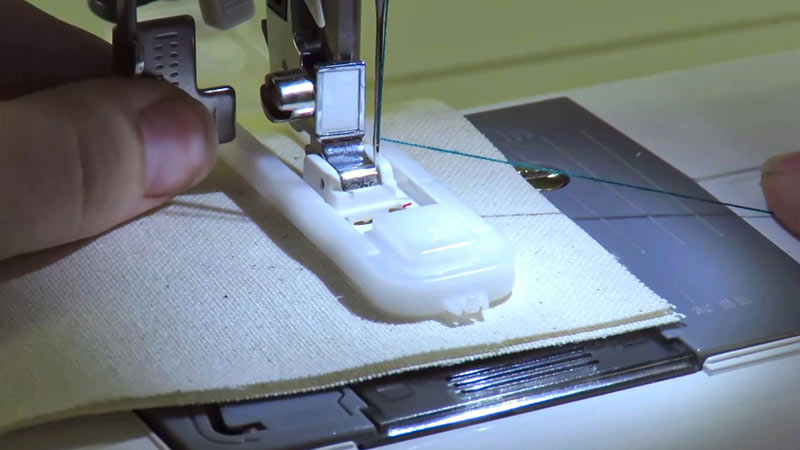 Tips to Make a Buttonhole With a Brother Sewing Machine