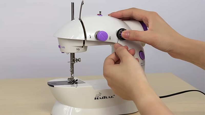 Advantages of Using Battery-Operated Sewing Machines
