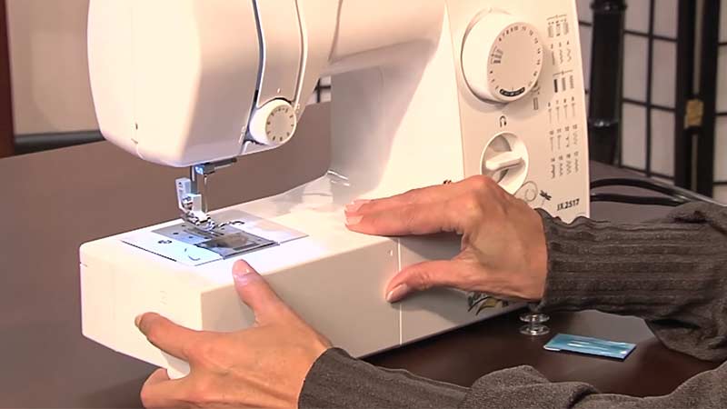 Advantages of Using a 17-Stitch Sewing Machine