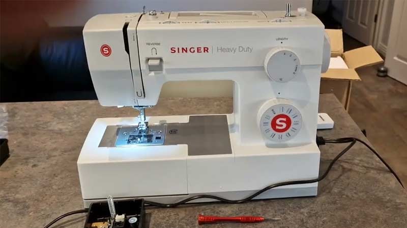 Advantages of the Singer Curvy’s Moderate Sewing Speed