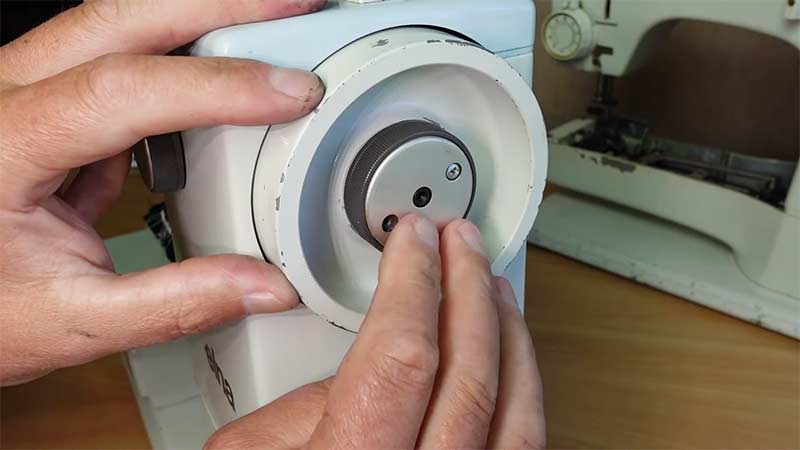 Function of the Clutch Knob on a Sewing Machine