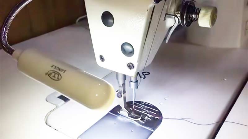 Vertical Sewing Machine Built-In Lighting
