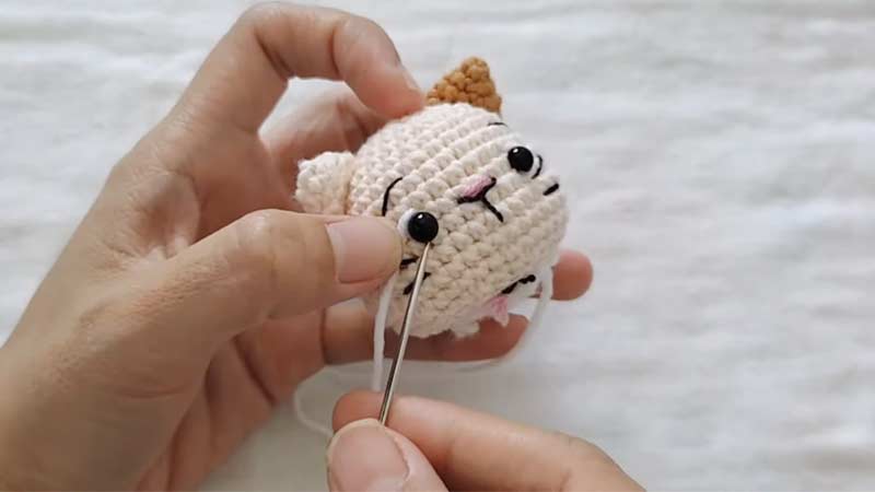 What Are the Key Considerations When Selecting Yarn Size for Amigurumi