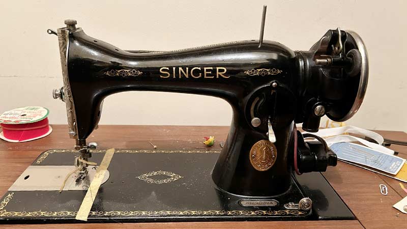 What Was Singer’s Role in the Production of Simplex Sewing Machines