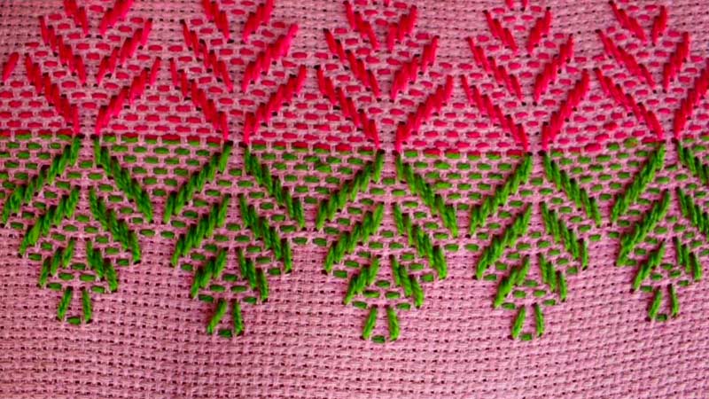 Characteristics of Swedish Huck Weaving: Crafting with Texture and Tradition